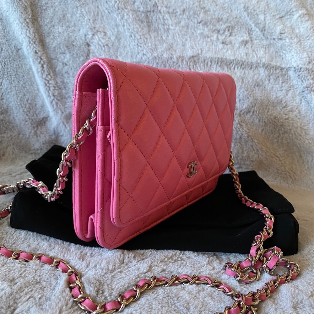 SOLD CHANEL Lambskin Quilted Wallet on Chain WOC Pink with glittered CC log - Picture 4 of 13